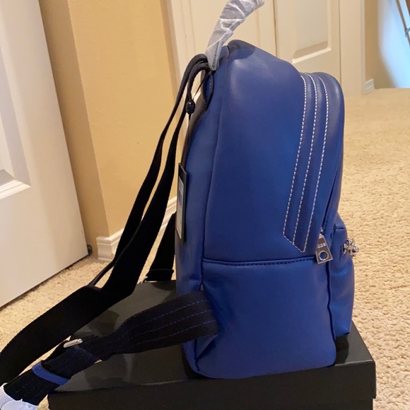 Backpack - Picture 3 of 4